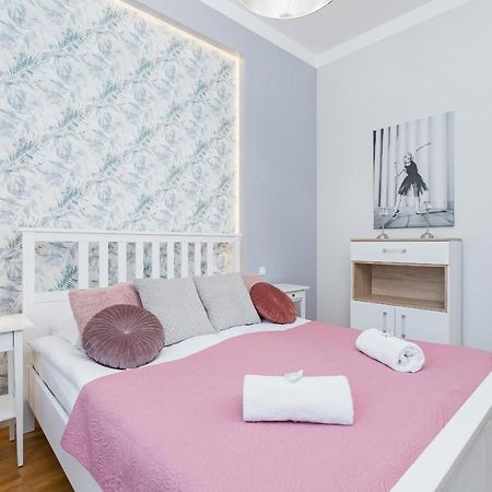 Sweet Family Apartment Chodkiewicza Rondo Grzegorzeckie By Noclegi Renters Krakov Exteriér fotografie